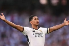 拜仁慕尼黑凯恩双响，九连胜领跑德甲，夺射手王宝座