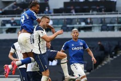 穆里尼奥回归：波尔图与本菲卡争相邀约，新起点抉择在即